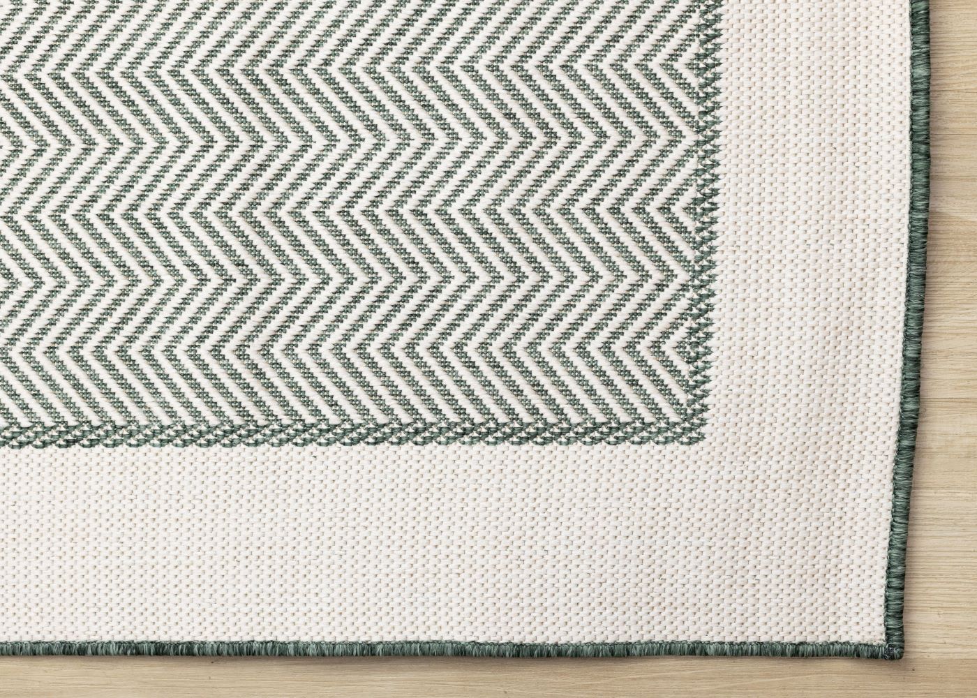 Summer Breeze 5'3" x 7'7" Outdoor Chevron Border Rug - Green, White - Image 4