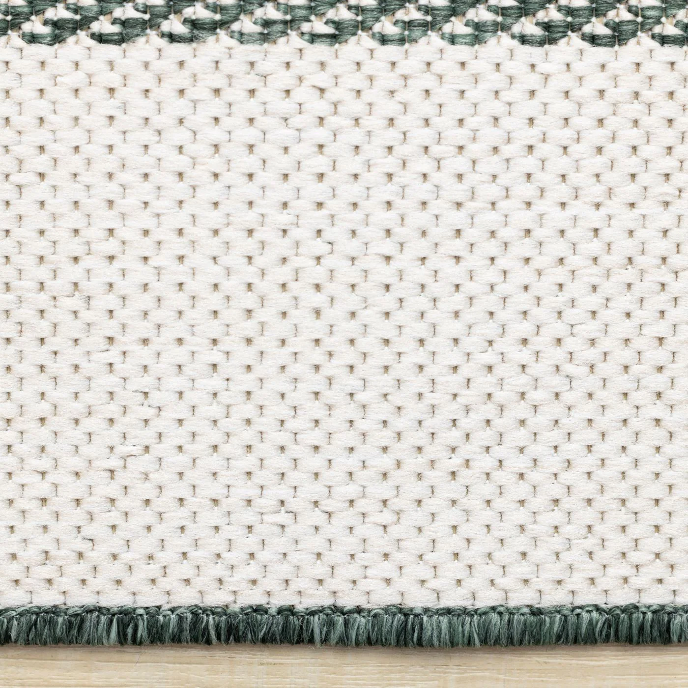 Summer Breeze 5'3" x 7'7" Outdoor Chevron Border Rug - Green, White - Image 8