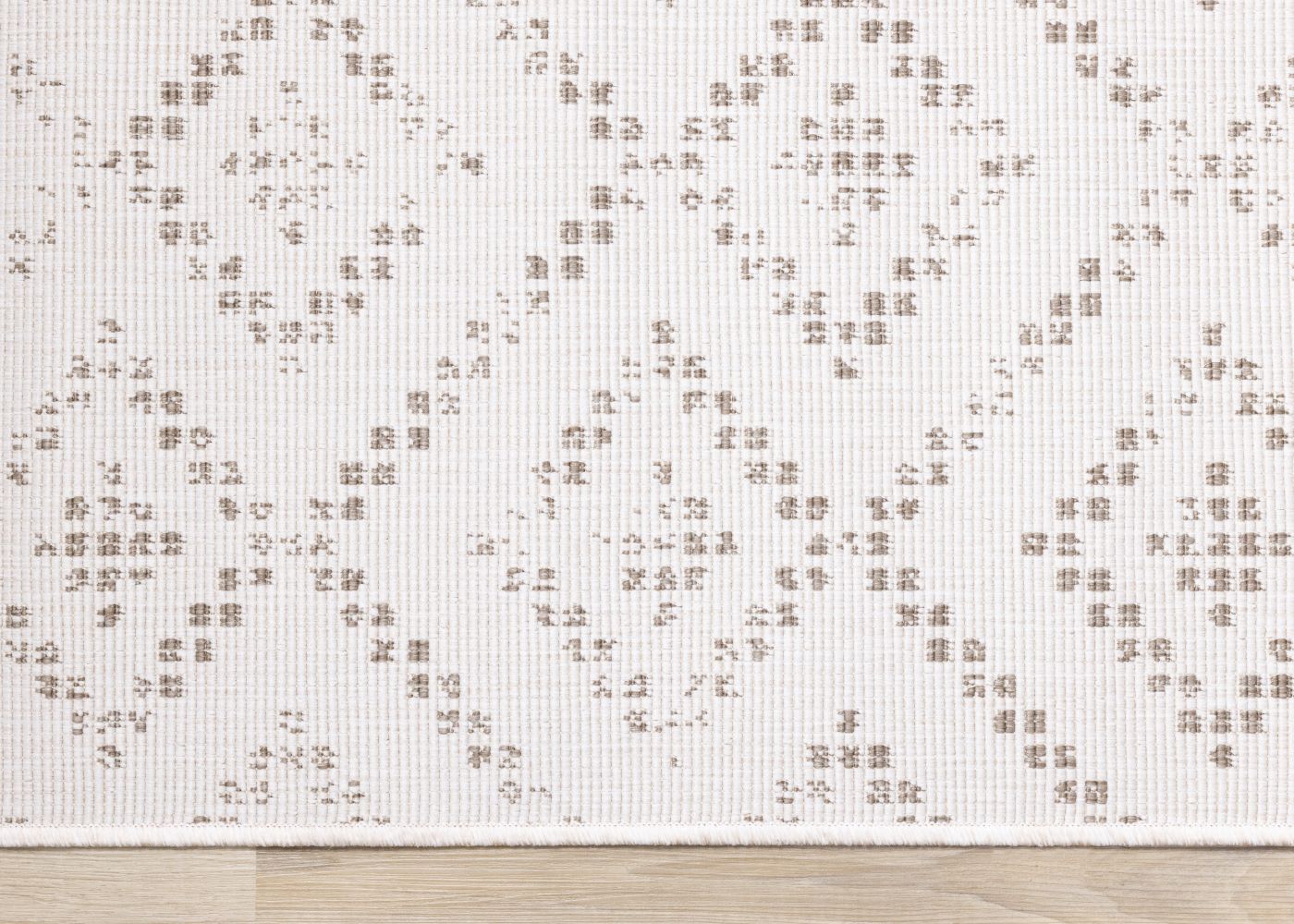 Summer Breeze 5'3" x 7'7" Outdoor Reversible Diamond Pattern - Beige, Cream - Image 8