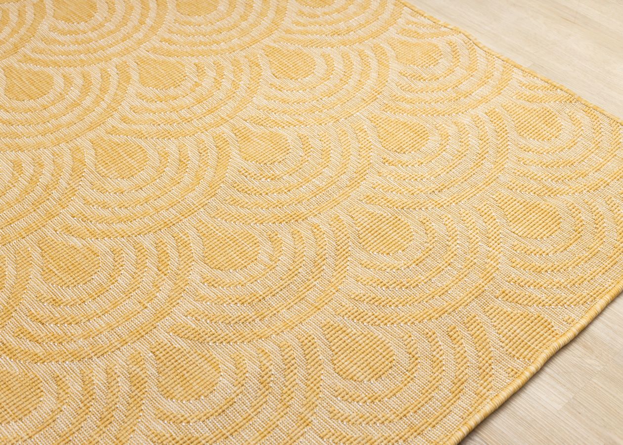Summer Breeze 5'3" x 7'7" Outdoor Reversible Rug Rainbow Arch Pattern - Yellow, White - Image 3