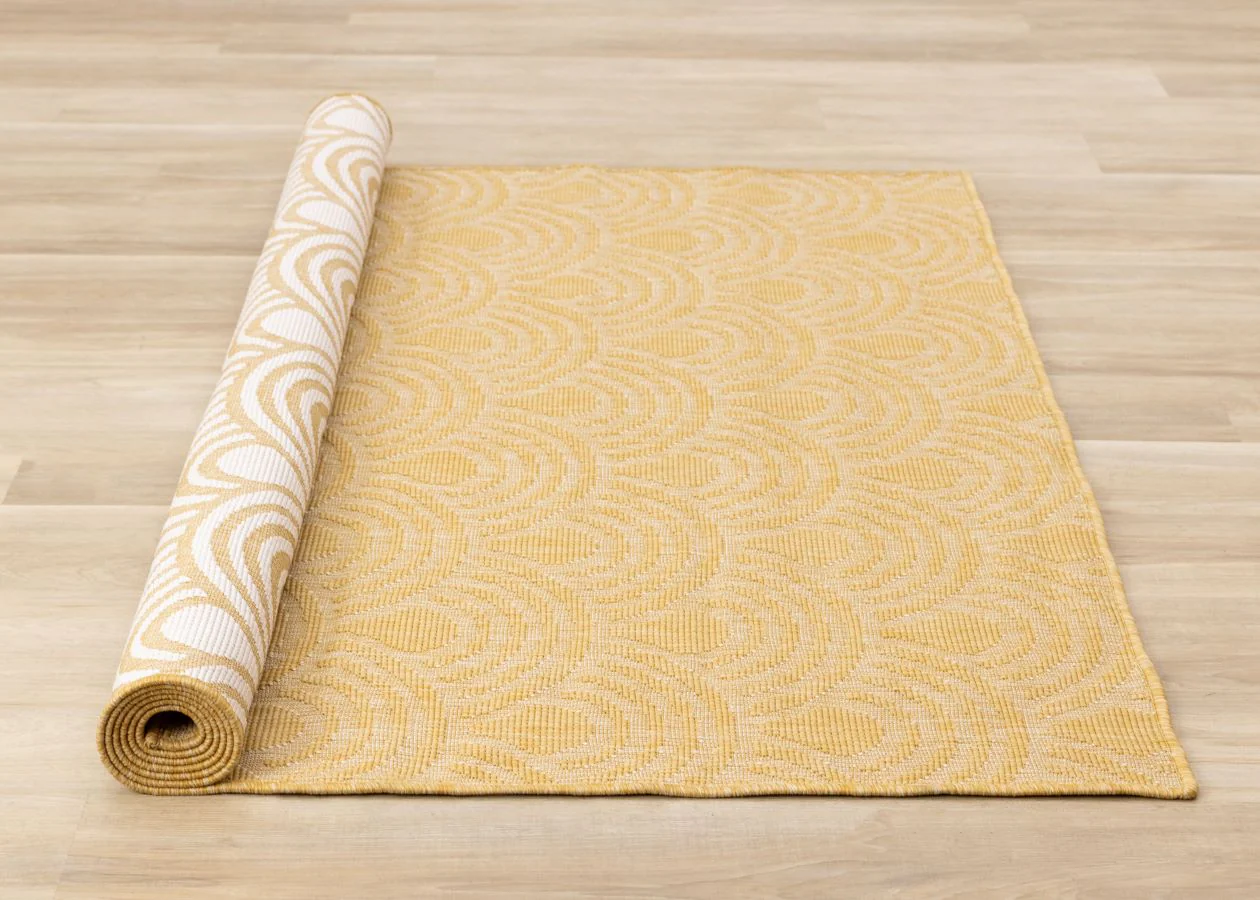 Summer Breeze 5'3" x 7'7" Outdoor Reversible Rug Rainbow Arch Pattern - Yellow, White - Image 5