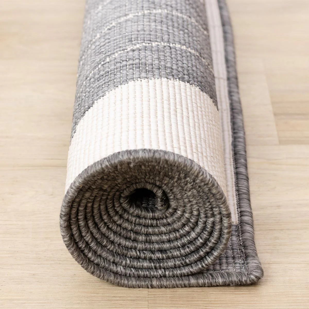 Summer Breeze 5'3" x 7'7" Outdoor Rug Double Arches - Grey, White - Image 9