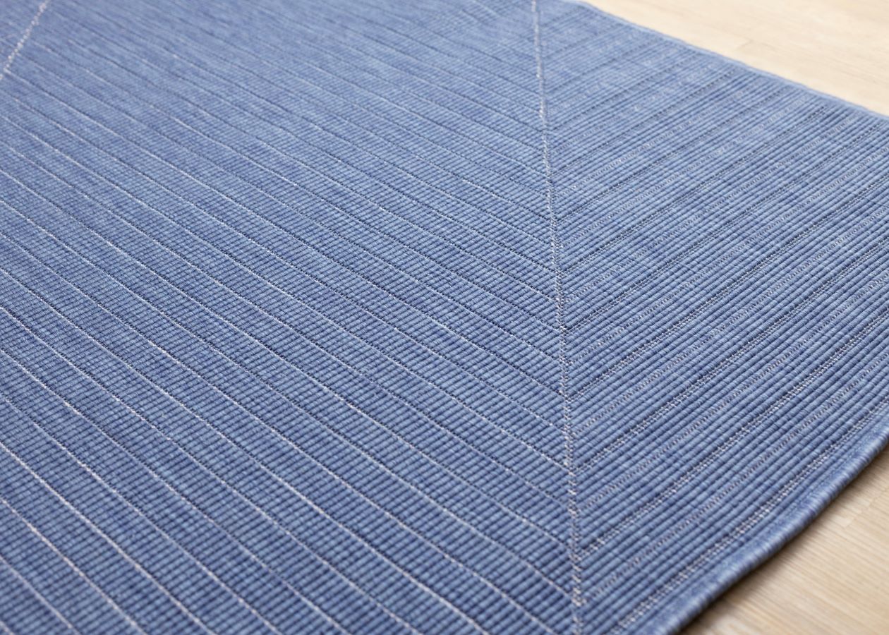 Summer Breeze 5'3" x 7'7" Outdoor Rug Traverse Stripes - Blue, White - Image 3
