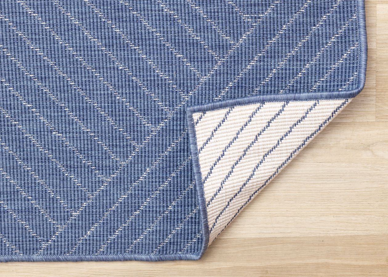 Summer Breeze 5'3" x 7'7" Outdoor Rug Traverse Stripes - Blue, White - Image 5