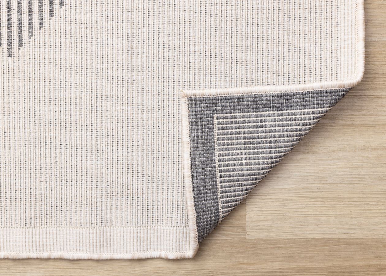 Summer Breeze 6'7" x 9'6" Outdoor Diamond Rug - White, Grey - Image 4