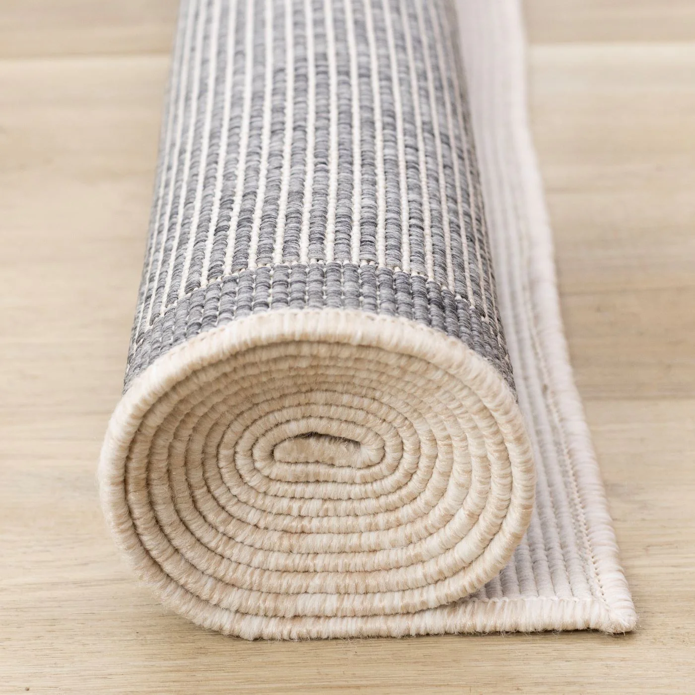 Summer Breeze 6'7" x 9'6" Outdoor Diamond Rug - White, Grey - Image 9