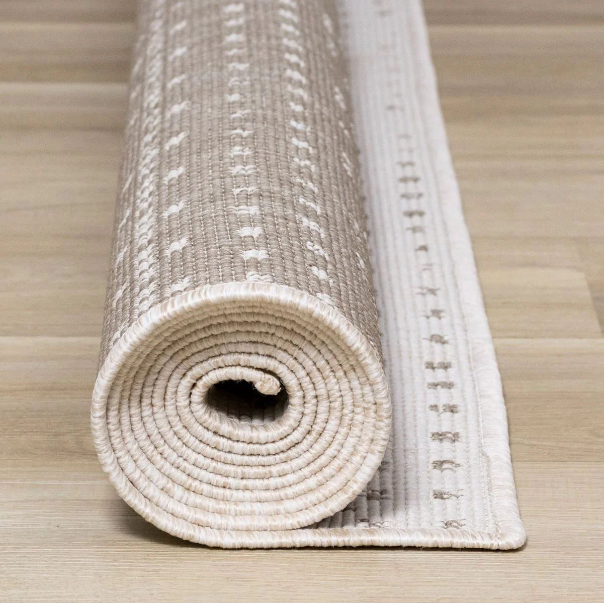 Summer Breeze 6'7" x 9'6" Outdoor Reversible Diamond Pattern - Beige, Cream - Image 10