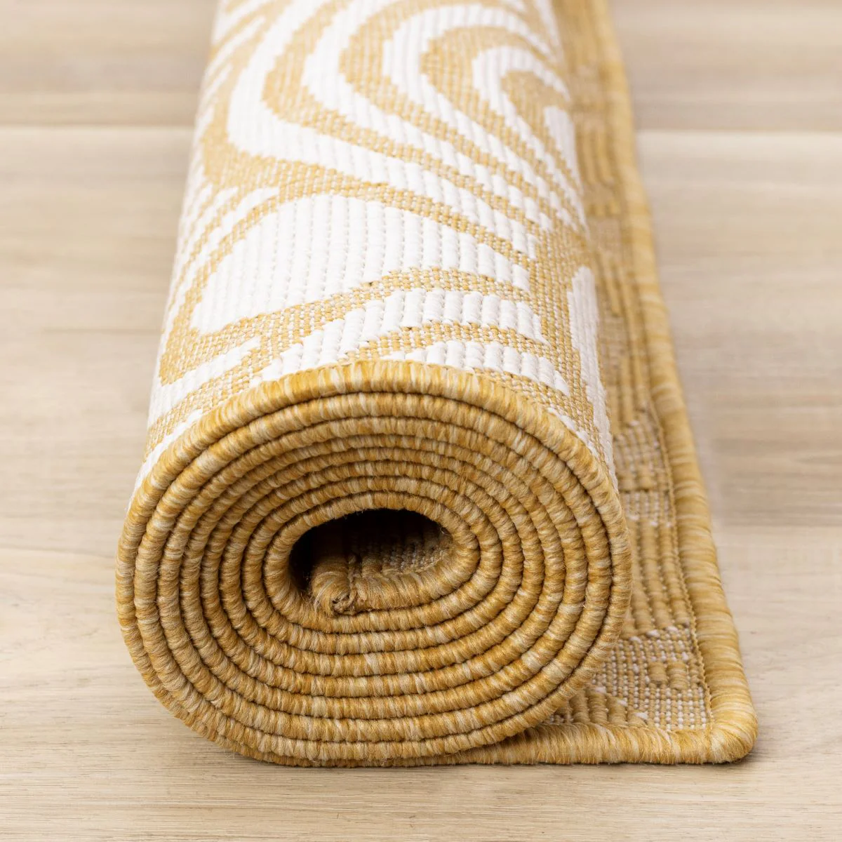 Summer Breeze 6'7" x 9'6" Outdoor Reversible Rug Rainbow Arch Pattern - Yellow, White - Image 9