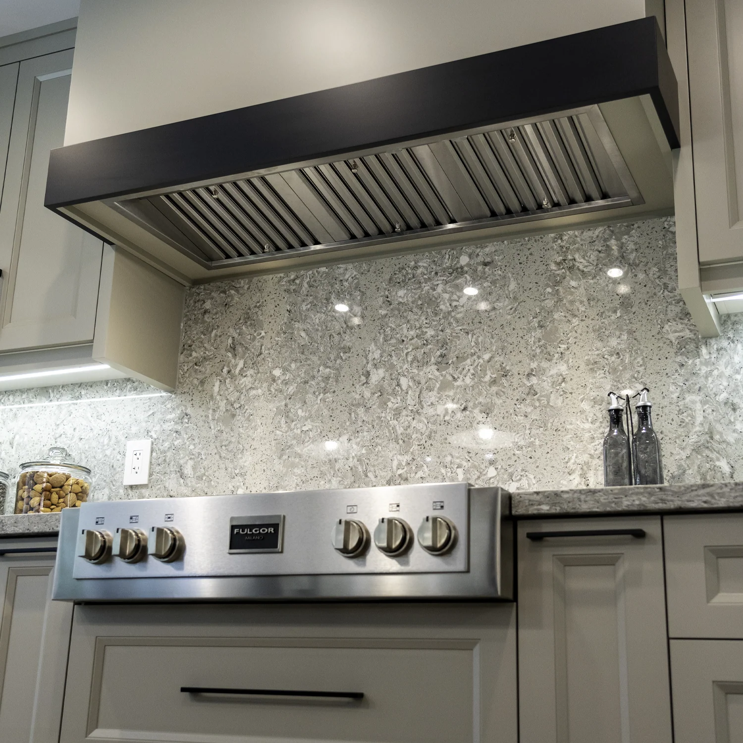 VICTORY Stainless Steel 30" 750 CFM Range Hood Insert - Q5-30-6 - Image 2